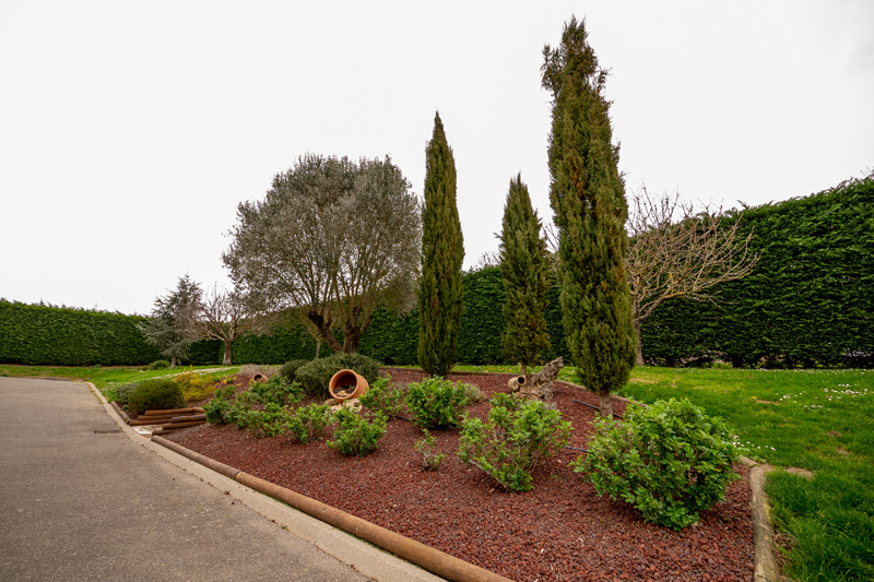 Elagage & Entretien de jardins particuliers près de Toulouse - PRIOM®